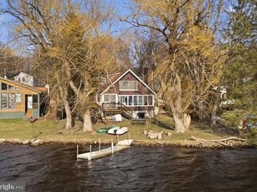 7698 LAKE SHORE DRIVE, POCONO LAKE, PA 18347