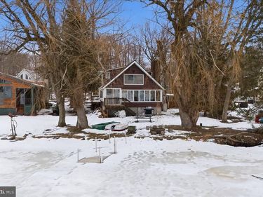 7698 LAKE SHORE DRIVE, POCONO LAKE, PA 18347