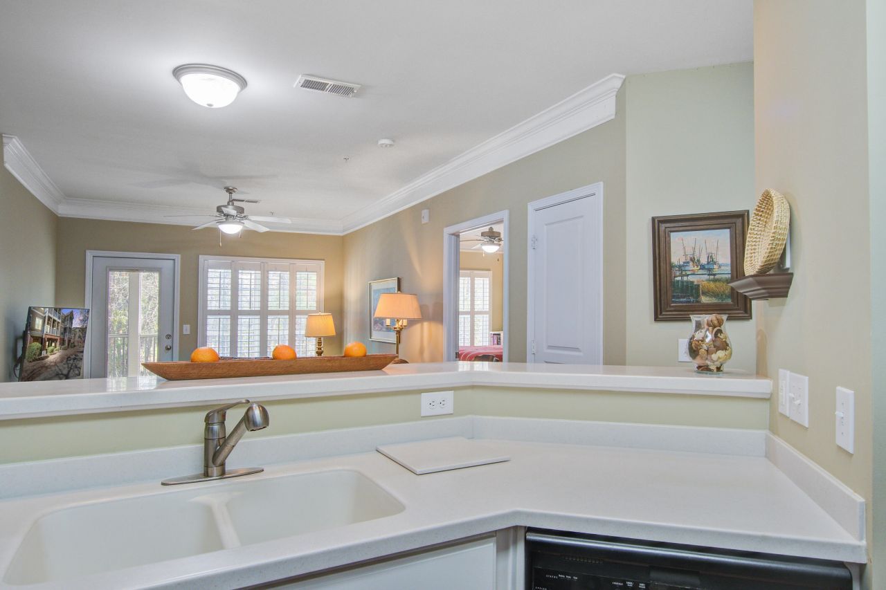 1413 Basildon Road Photo 10