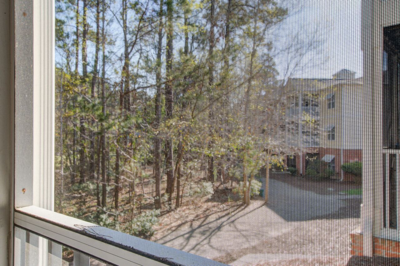 1413 Basildon Road Photo 21