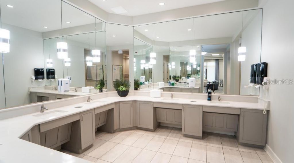 17510 Gawthrop Drive, Unit 206, Bradenton, FL 34211 Photo