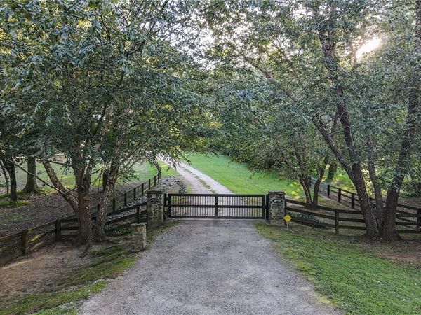 683 Duck Thurmond Road , Dawsonville, GA 30534