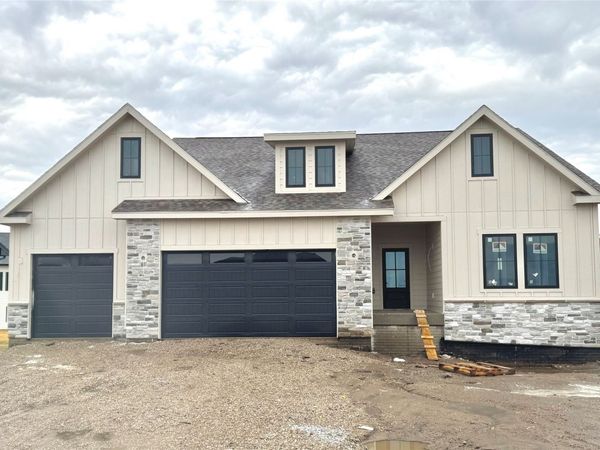 265 NW CopperLeaff Court, Waukee, IA 50263