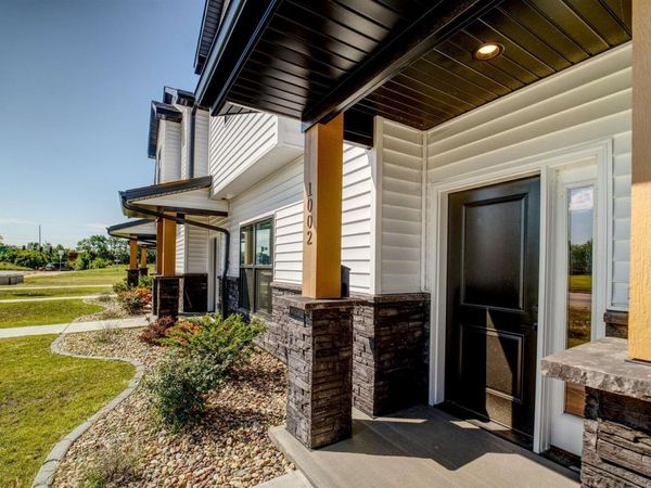 1004 S 4TH Street , Clinton, IA 52732