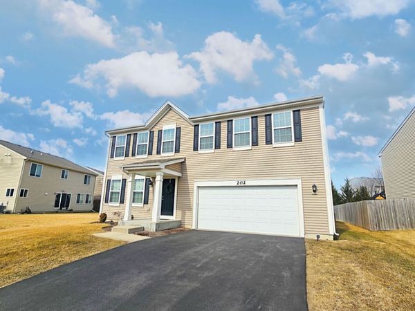 202 Minuet Circle , Volo, IL 60073