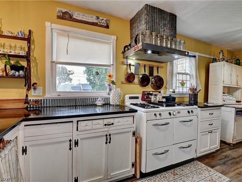 10225 Wooster Street NW, Massillon, OH 44647 Photo 4