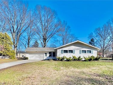 1671 Westhill Boulevard, Westlake, OH 44145