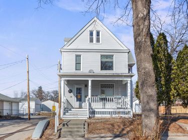 819 24th Avenue NE, Minneapolis, MN 55418