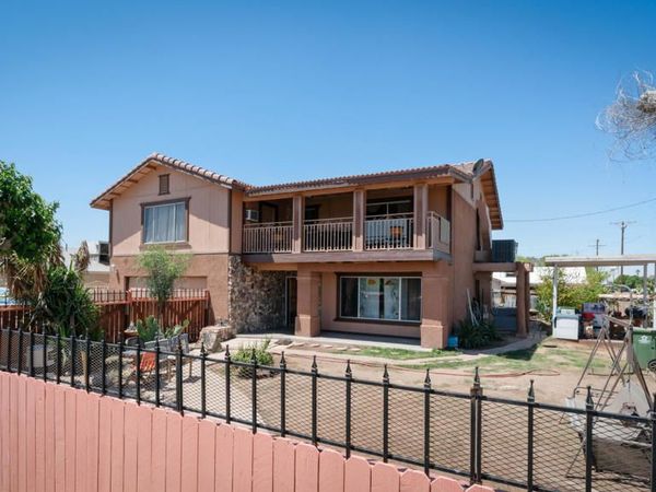 407 S Eastern Avenue , Brawley, CA 92227