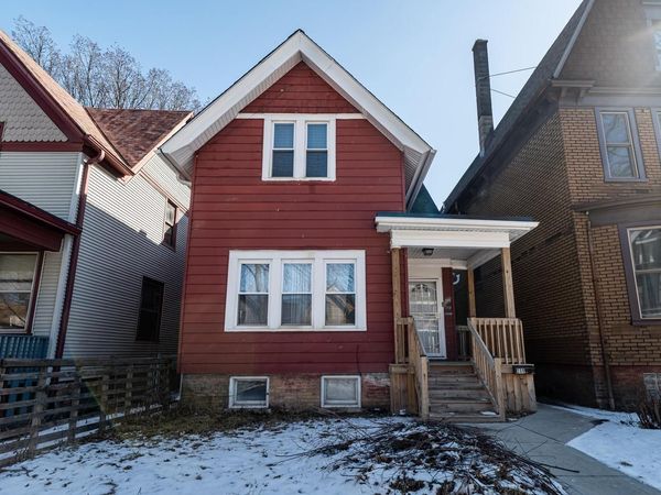 206 N 37th STREET, Milwaukee, WI 53208