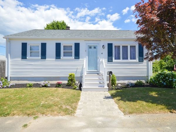 42 Buttonwood Rd, Dartmouth, MA 02748
