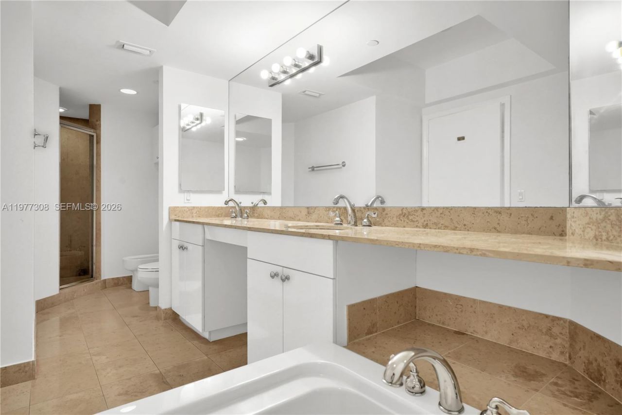 4779 Collins Ave , Unit 1007, Miami Beach, FL 33140 Photo