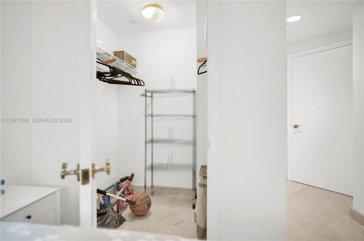 4779 Collins Ave , Unit 1007, Miami Beach, FL 33140 Photo