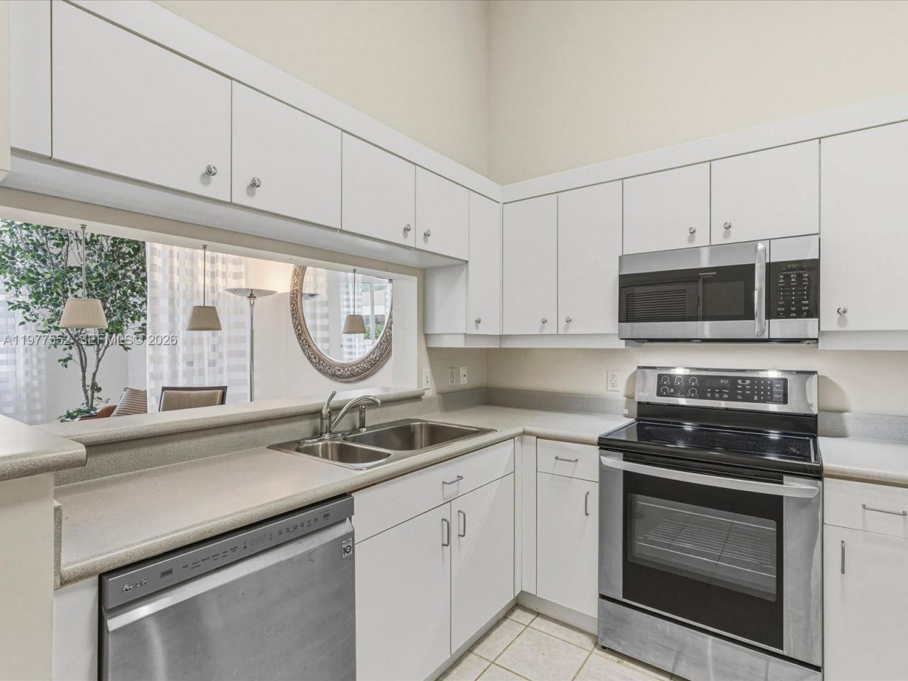 701 Brickell Key Blvd, Unit 301, Miami, FL 33131 Photo