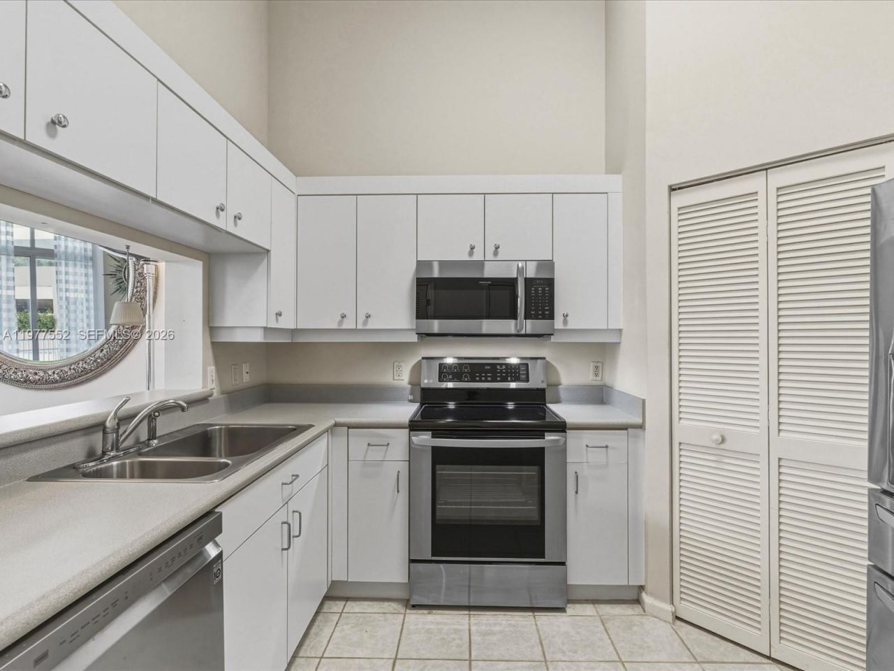 701 Brickell Key Blvd, Unit 301, Miami, FL 33131 Photo