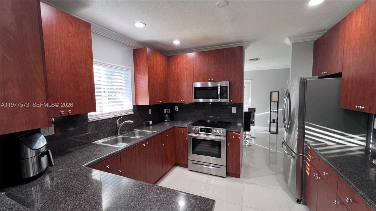 20830 SW 90th Pl, Cutler Bay, FL 33189 Photo