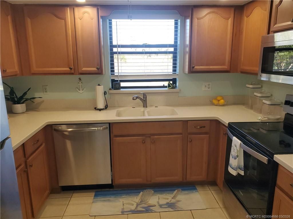 811 SW South River Drive, Unit 106, Stuart, FL 34997 Photo