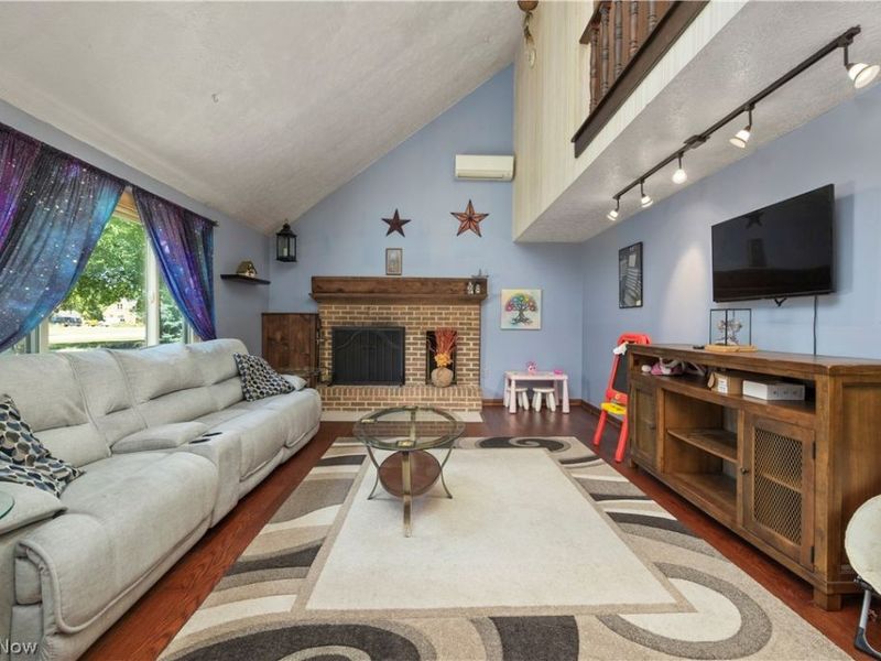 2565 Abbe Road, Sheffield Village, OH 44054 Photo 2