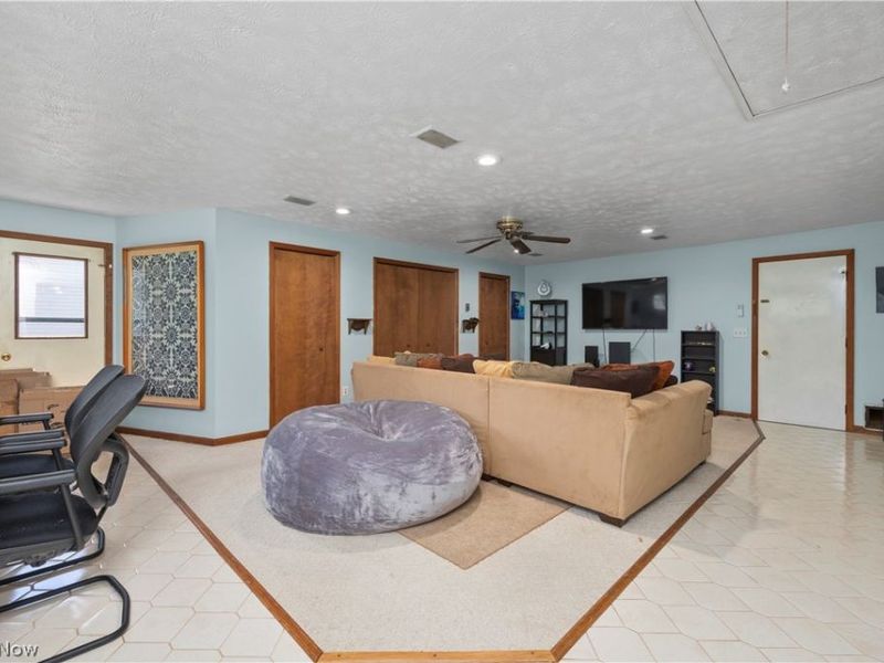 2565 Abbe Road, Sheffield Village, OH 44054 Photo 5