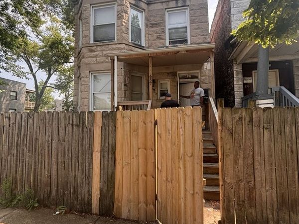 657 N Christiana Avenue , Chicago, IL 60624