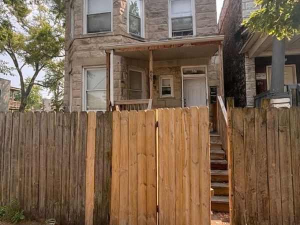 657 N Christiana Avenue , Chicago, IL 60624