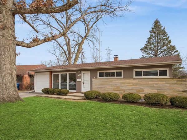 1001 Longaker Road , Northbrook, IL 60062