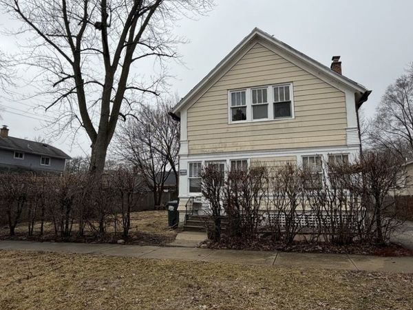 743 Bangs Street, Aurora, IL 60505