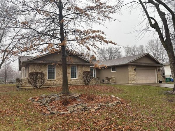 135 Jamar Street, Peculiar, MO 64078