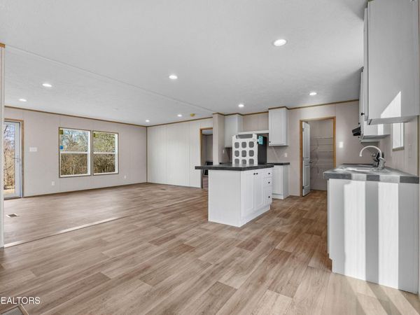 627 McGhee St, Madisonville, TN 37354