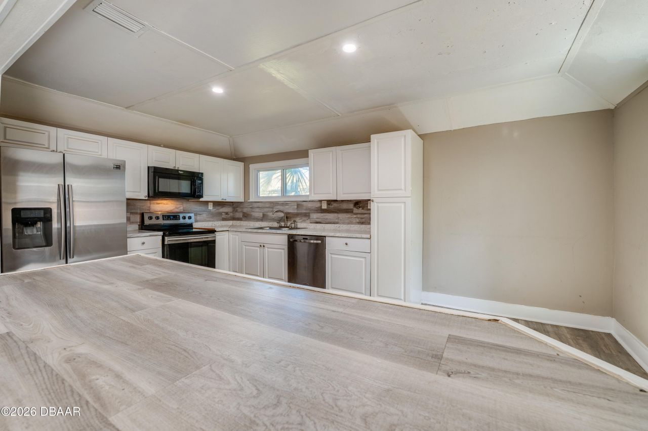 1861 Golfview Boulevard, South Daytona, FL 32119 Photo