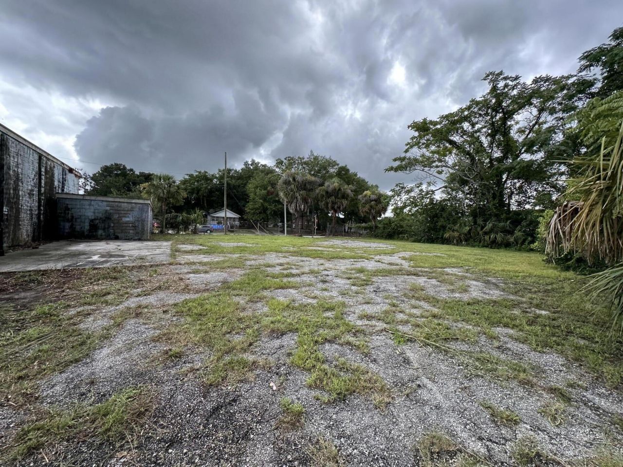 3216 Rivers Avenue Photo 4