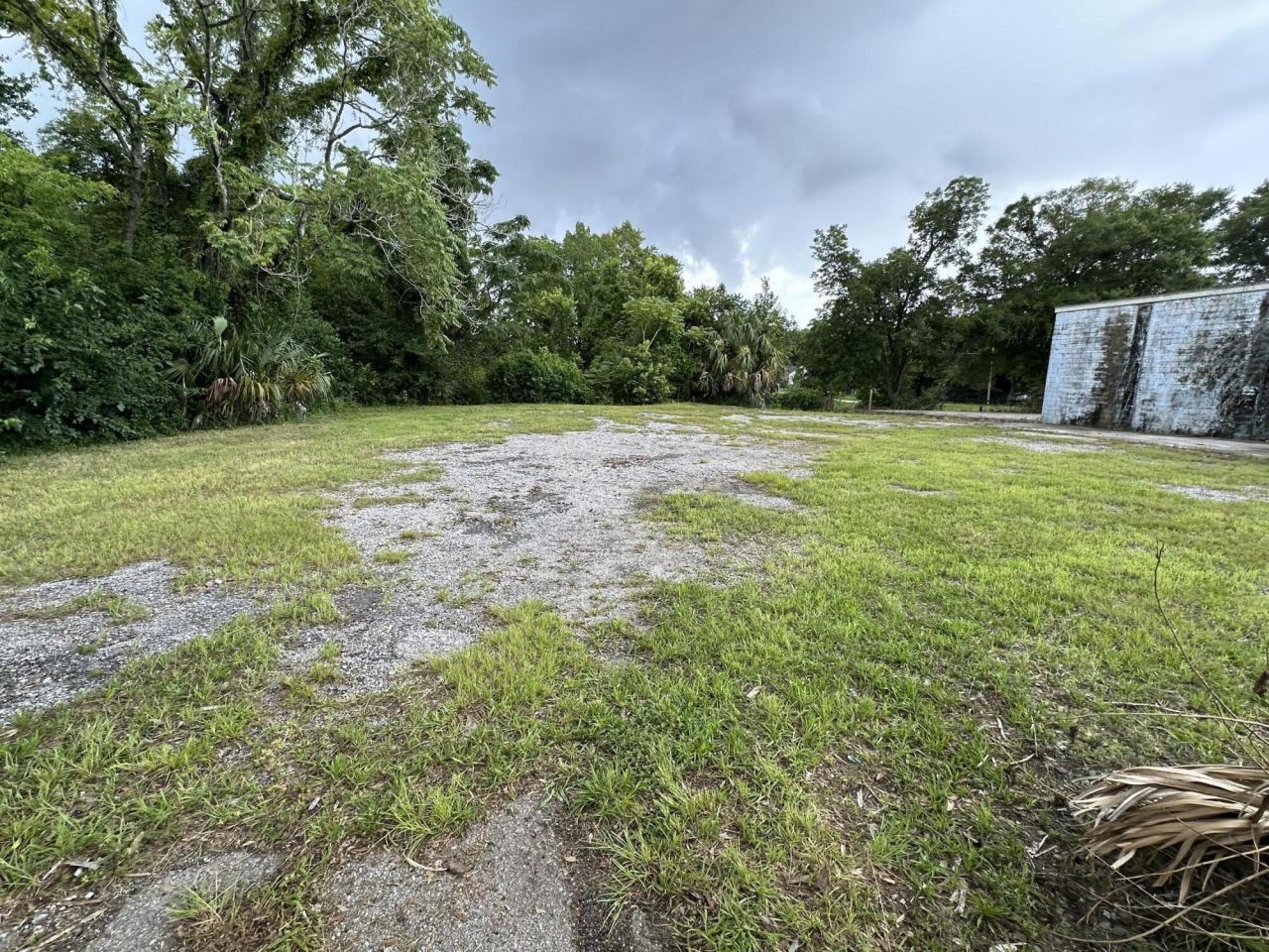 3216 Rivers Avenue Photo 6