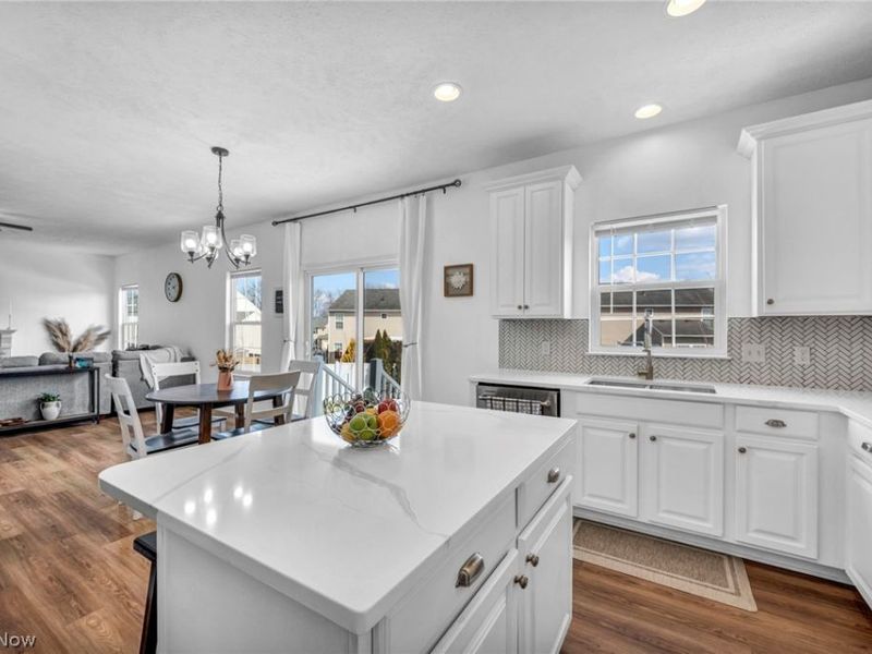 595 Jessica Lane, Wadsworth, OH 44281 Photo 11