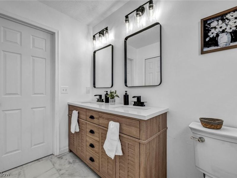 595 Jessica Lane, Wadsworth, OH 44281 Photo 16