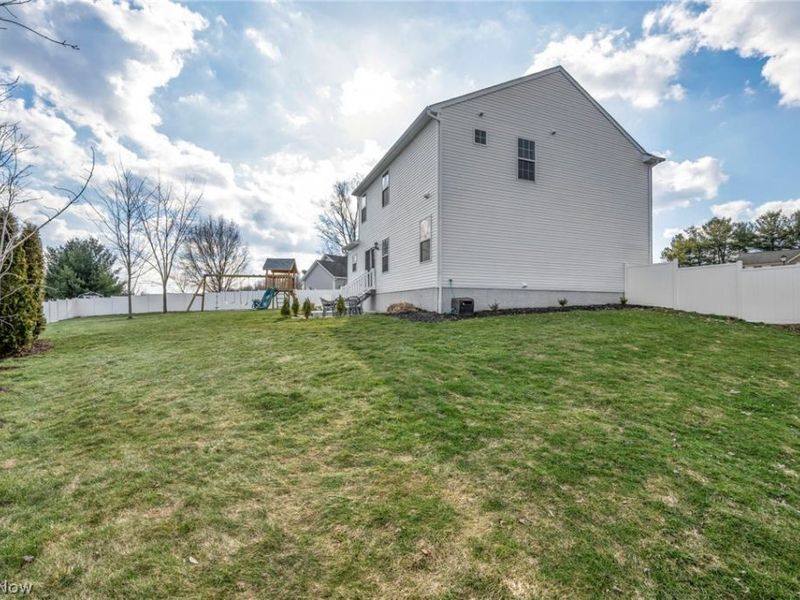 595 Jessica Lane, Wadsworth, OH 44281 Photo 6