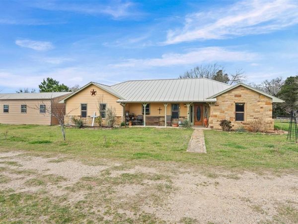 1102 Fairview DR, Rockdale, TX 76567