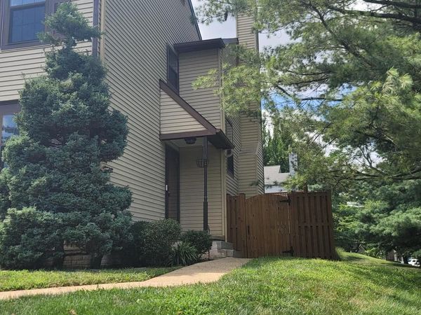 23 JERMYN COURT, STERLING, VA 20165