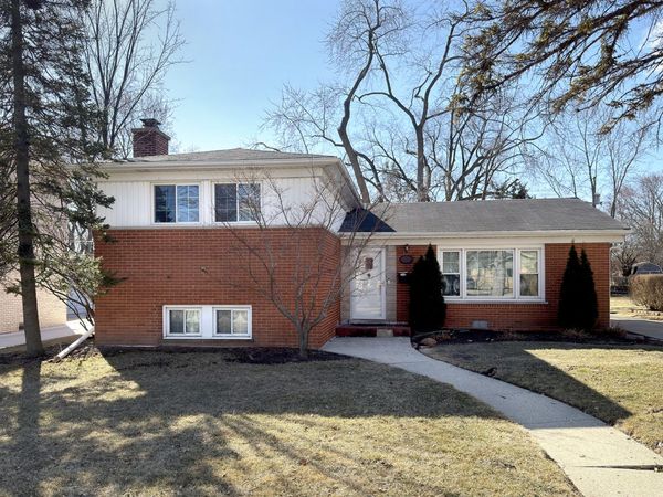 240 Hatlen Avenue , Mount Prospect, IL 60056