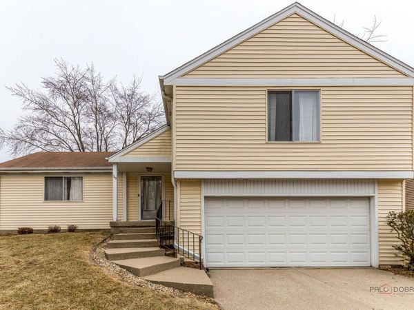 105 Asheville Court, Vernon Hills, IL 60061