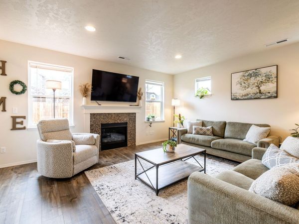 3738 SW Pumice Avenue, Redmond, OR 97756