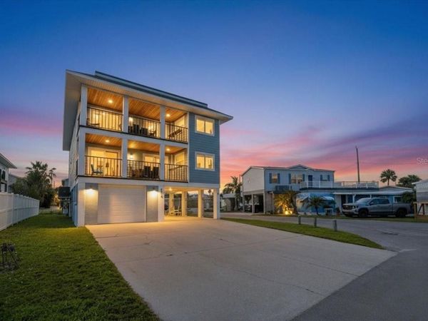 2518 AVENUE B , BRADENTON BEACH, FL 34217