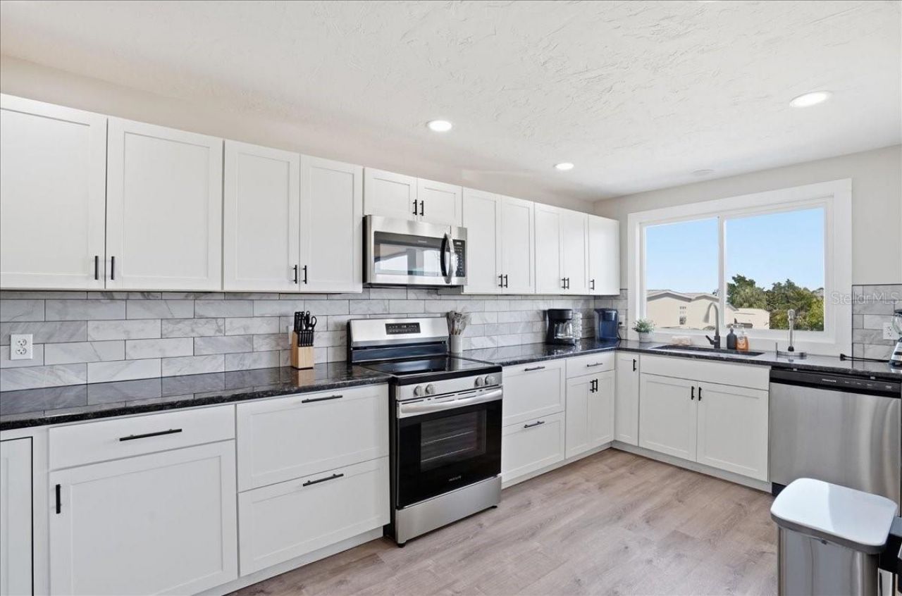 2518 Avenue B , Bradenton Beach, FL 34217 Photo