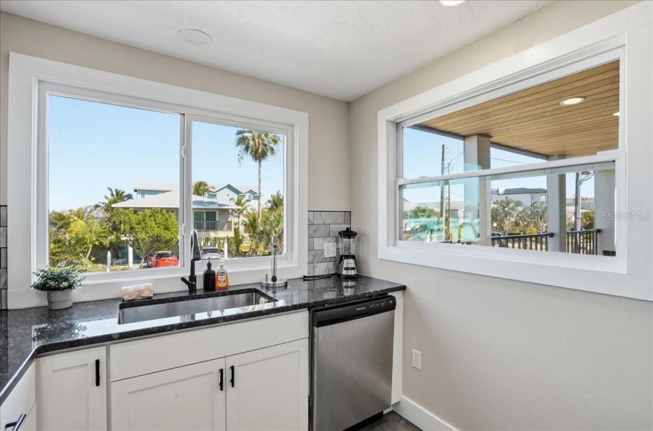 2518 Avenue B , Bradenton Beach, FL 34217 Photo