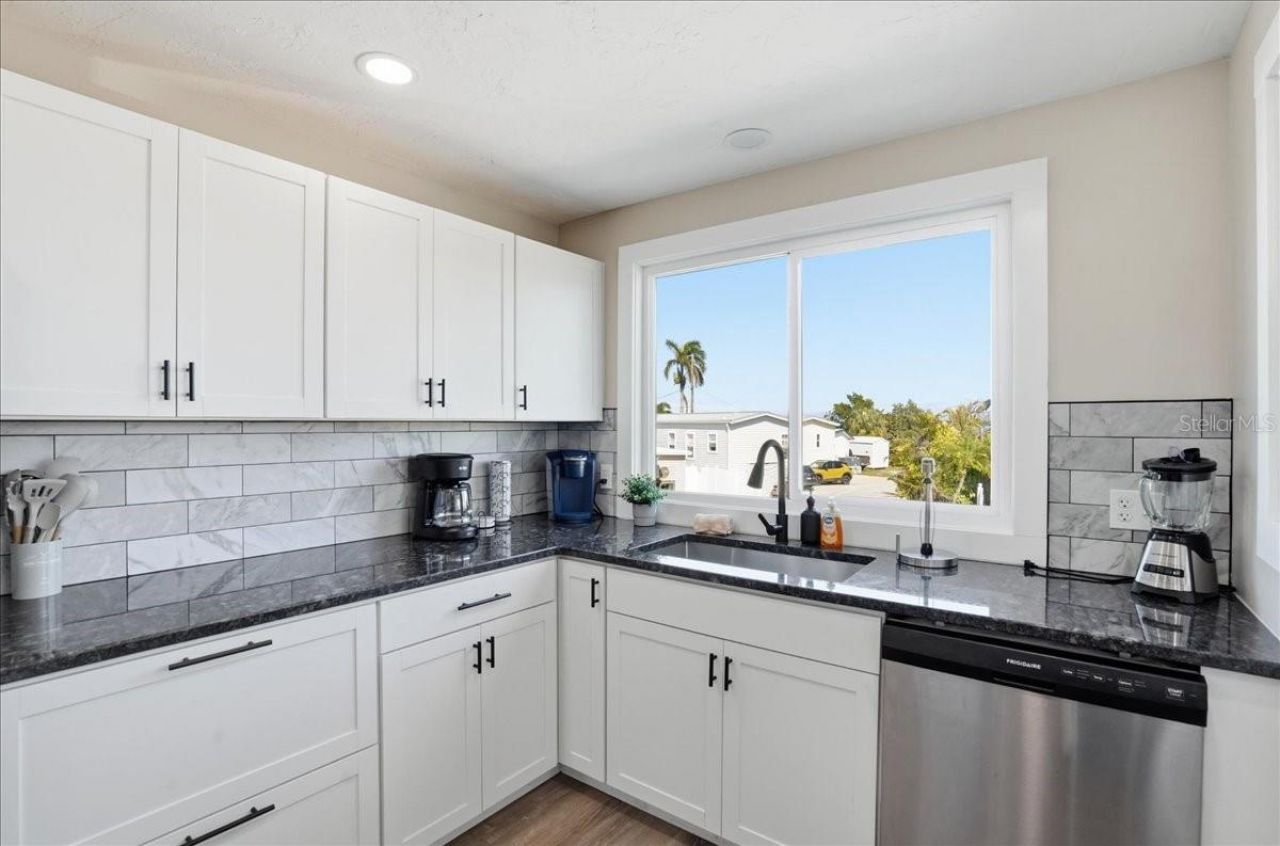 2518 Avenue B , Bradenton Beach, FL 34217 Photo