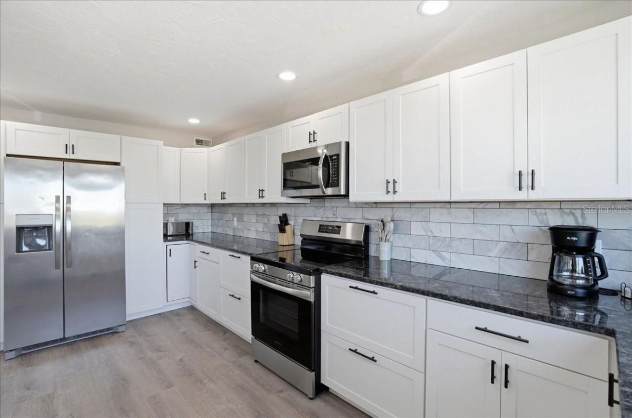 2518 Avenue B , Bradenton Beach, FL 34217 Photo