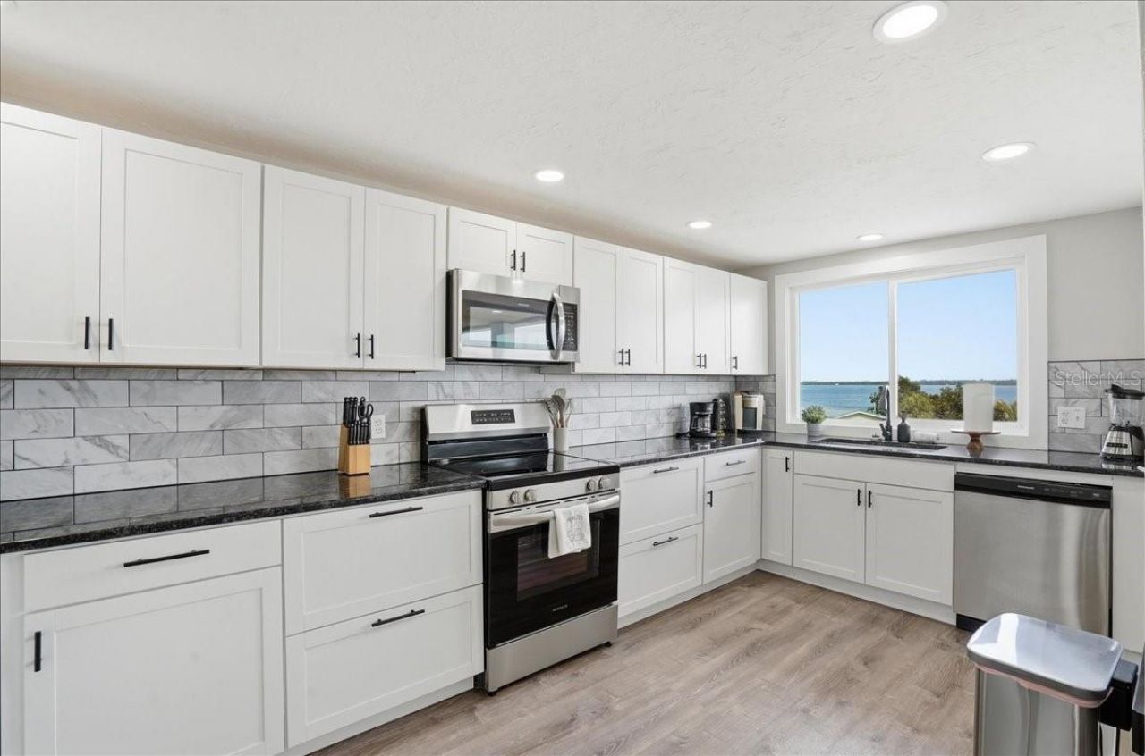 2518 Avenue B , Bradenton Beach, FL 34217 Photo