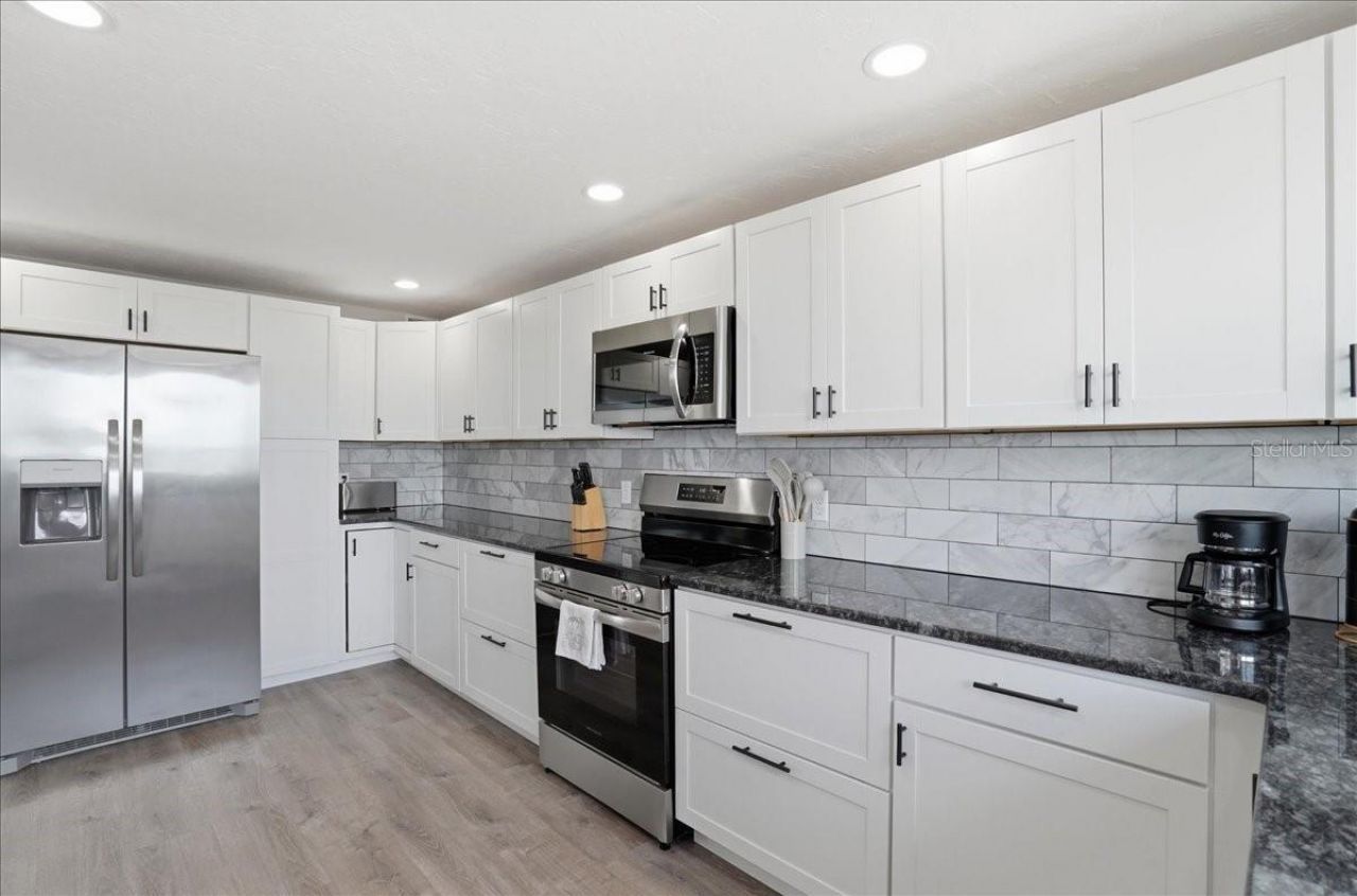 2518 Avenue B , Bradenton Beach, FL 34217 Photo