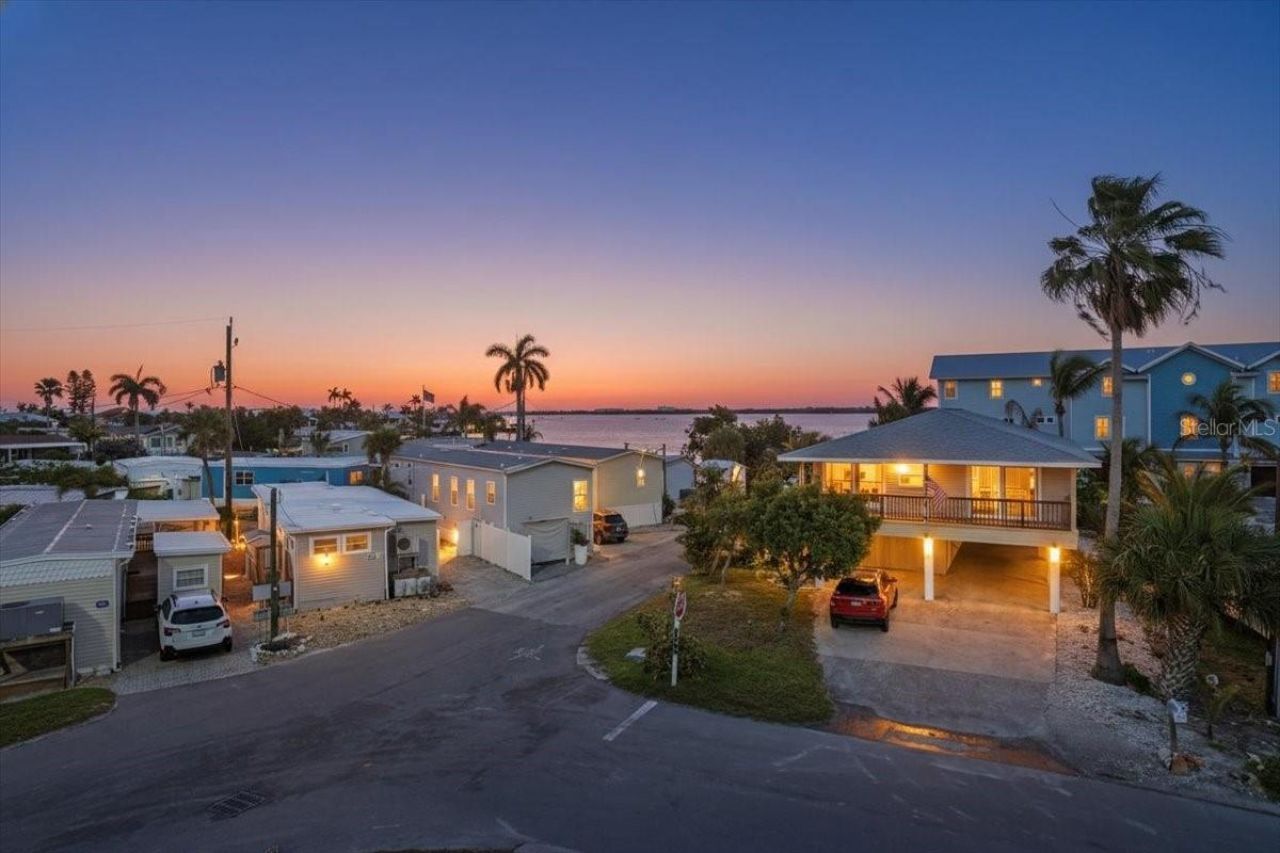 2518 Avenue B , Bradenton Beach, FL 34217 Photo