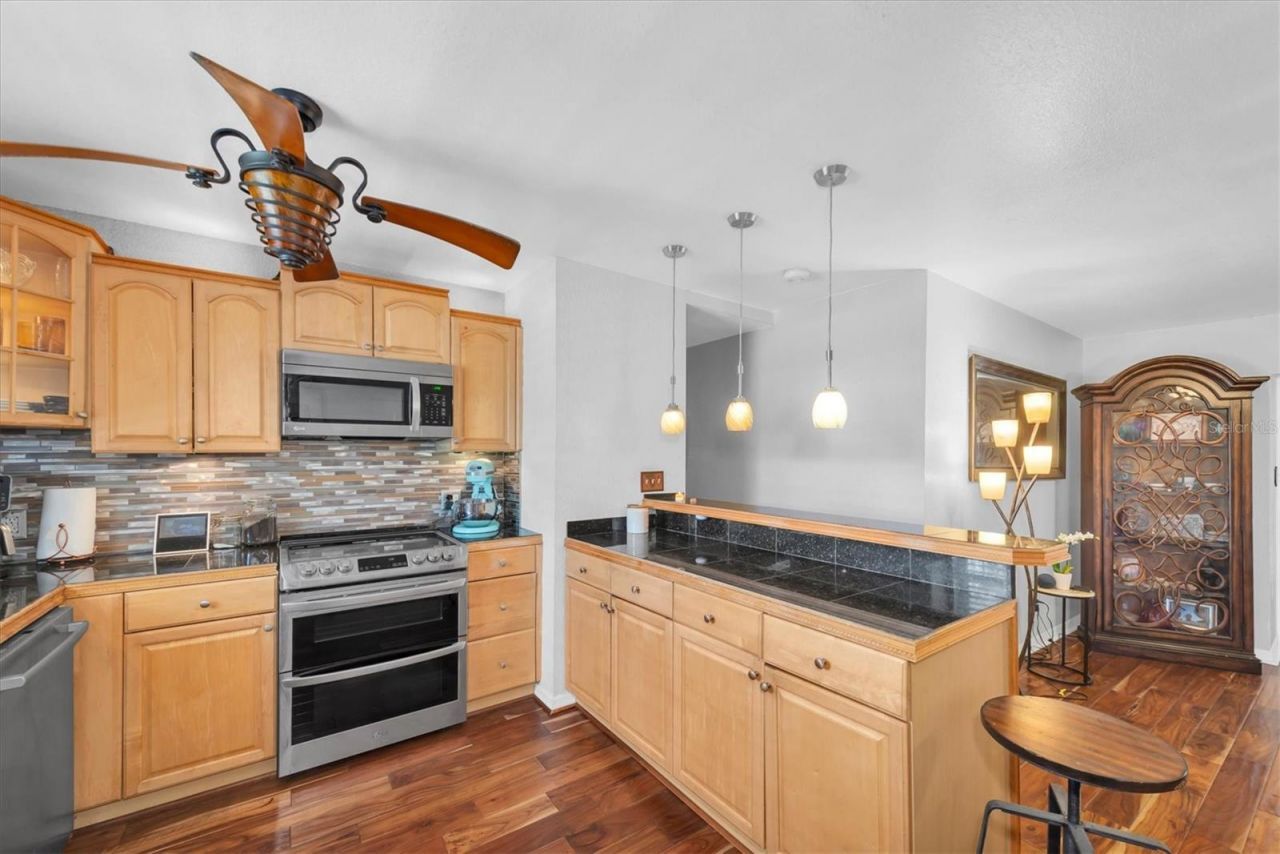 1700 74th Avenue N, Saint Petersburg, FL 33702 Photo