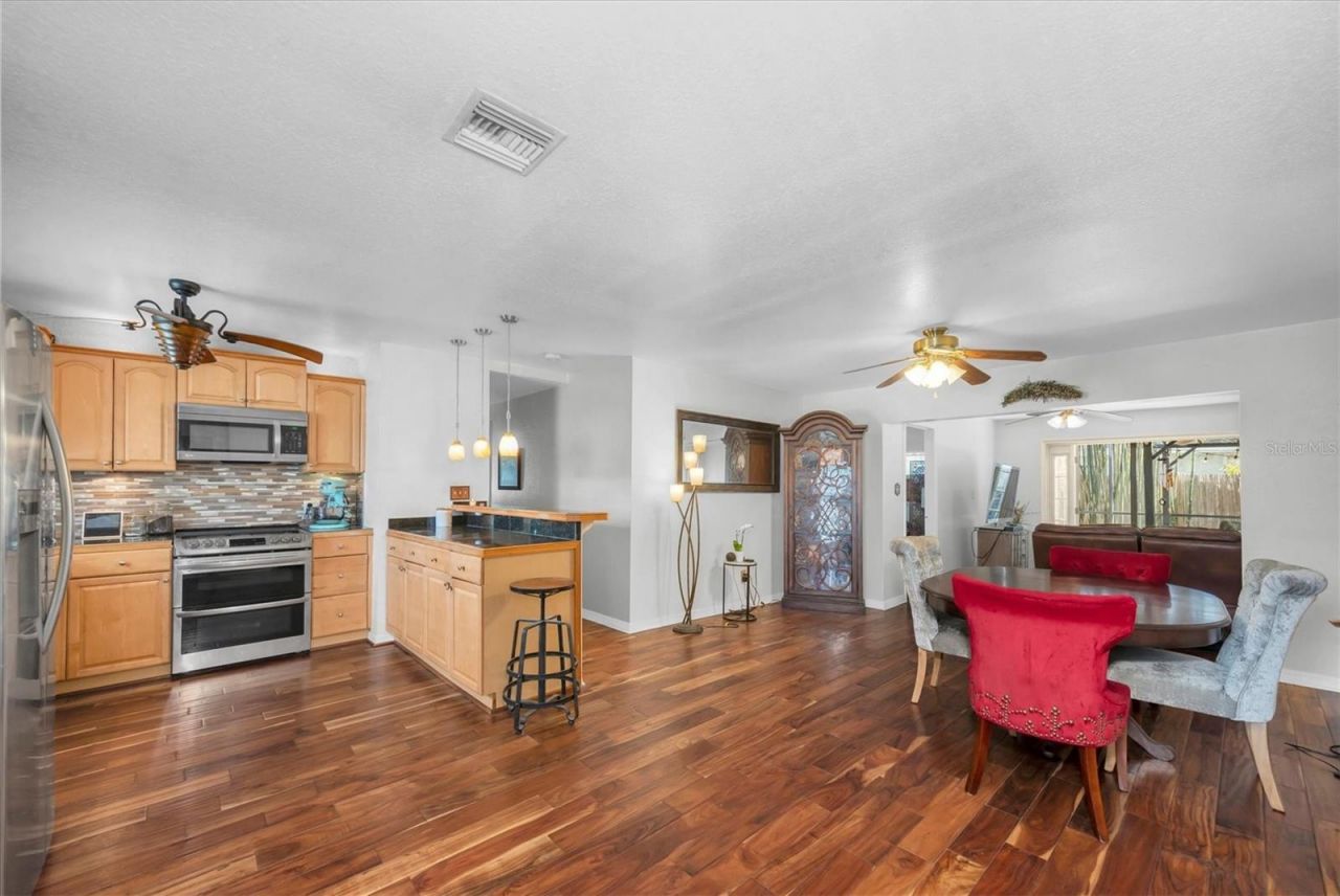 1700 74th Avenue N, Saint Petersburg, FL 33702 Photo